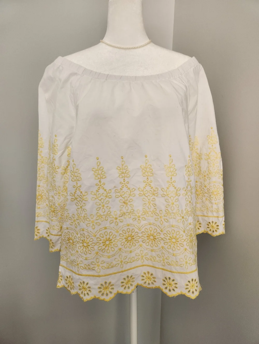 Talbots White Off-Shoulder Top with Yellow Embroidery SP